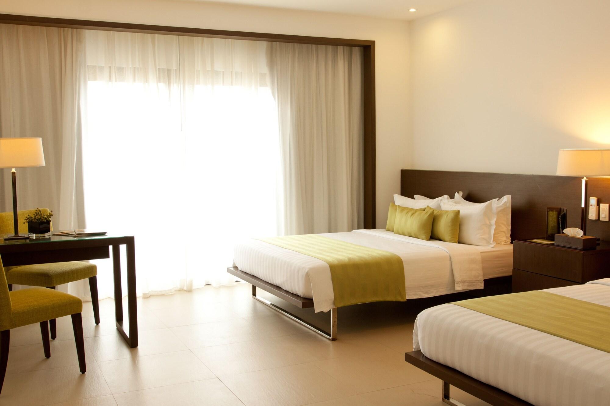Ciriaco Hotel And Resort Calbayog Exterior photo
